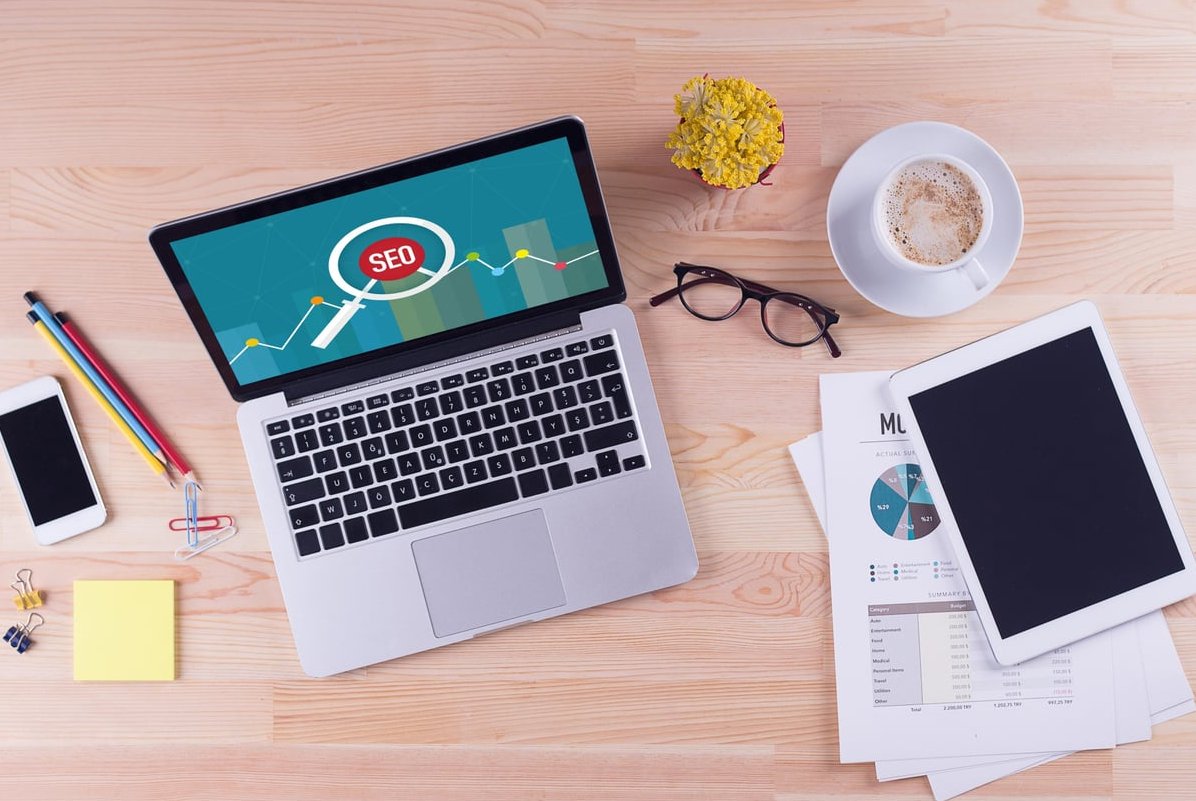 email marketing laptop